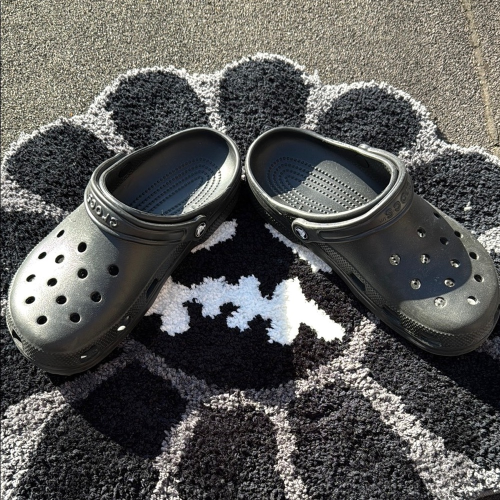 Crocs Men/Kids Gray Clogs - Picture 5 of 5